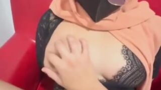 Bokep Indo Binor Hijaber Selingkuh Di Villa